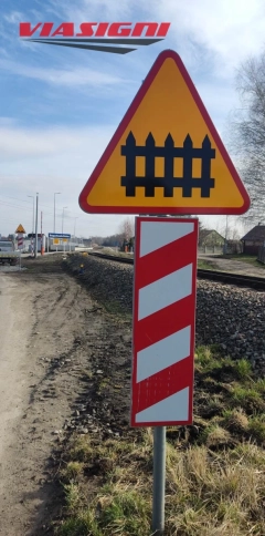 Produkcja montaż znaków drogowych oraz oznakowania poziomego ViaSigni