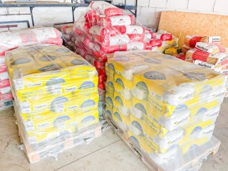 Czerwona Posypka utwardzająca do betonu SICON S1